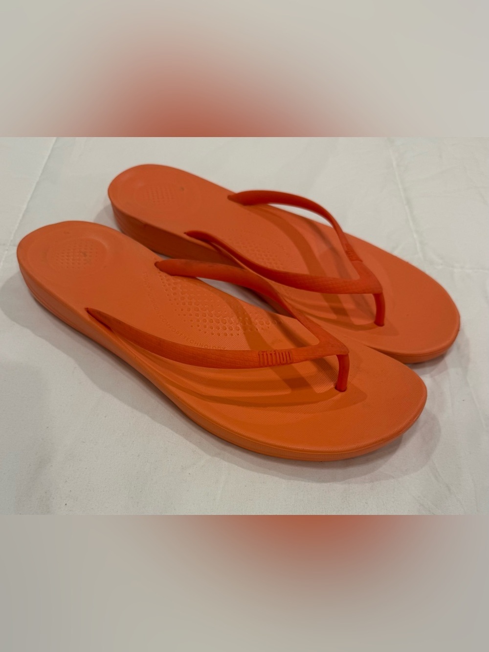 FitFlop iQushion Ergonomic Flip-Flops | Orange | Size 11